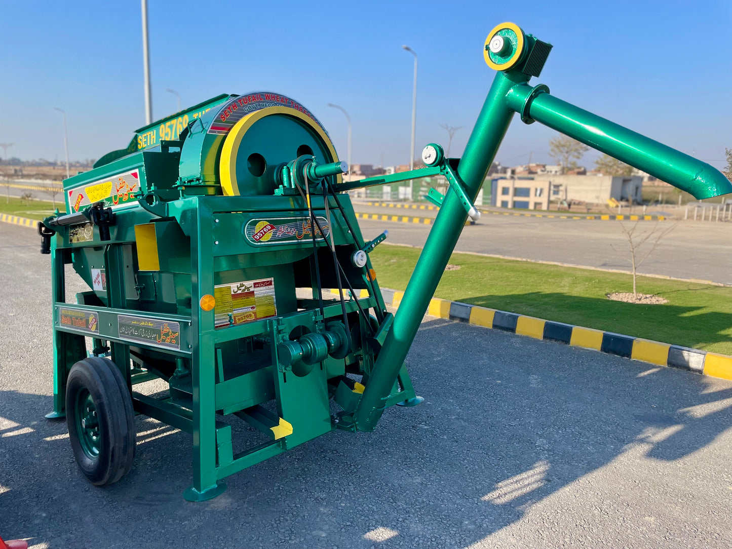 Wheat Thresher 4.5 FT (With Verm)